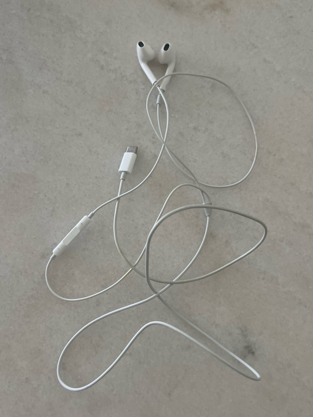 Wired headphones